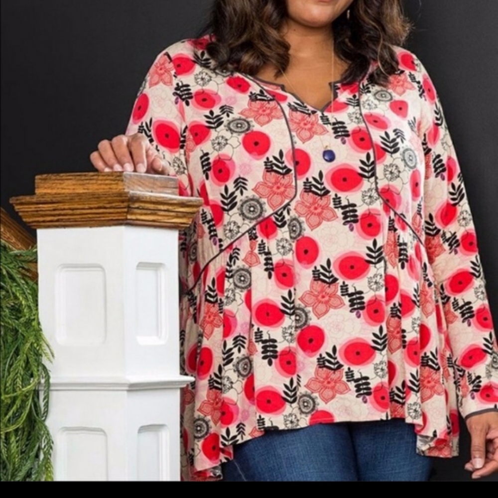 New Matilda Jane Mistletoe Majic Floral Tunic Top